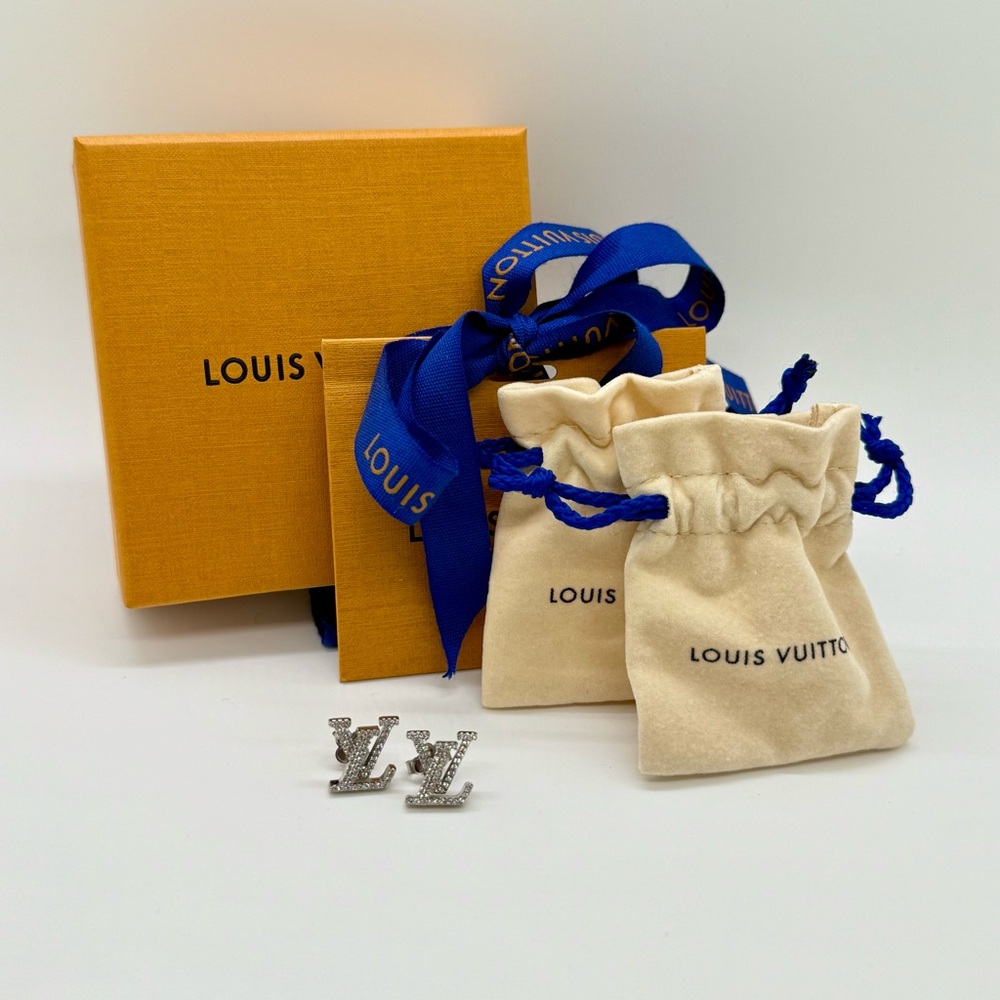 AUTHENTIC LV ICONIC CRYSTAL LOGO EARRINGS - SILVER - Picture 11 of 12